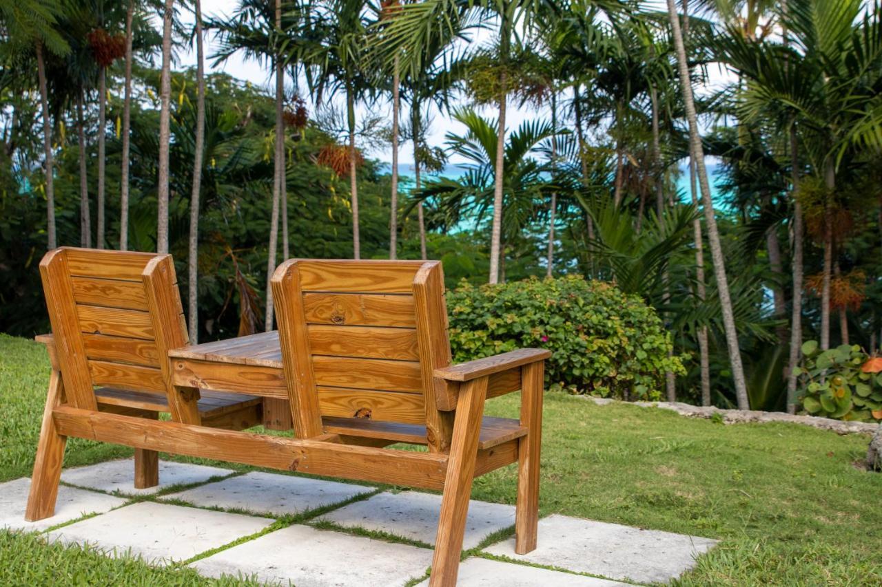 Orange Hill Beach Inn Nassau Exterior photo