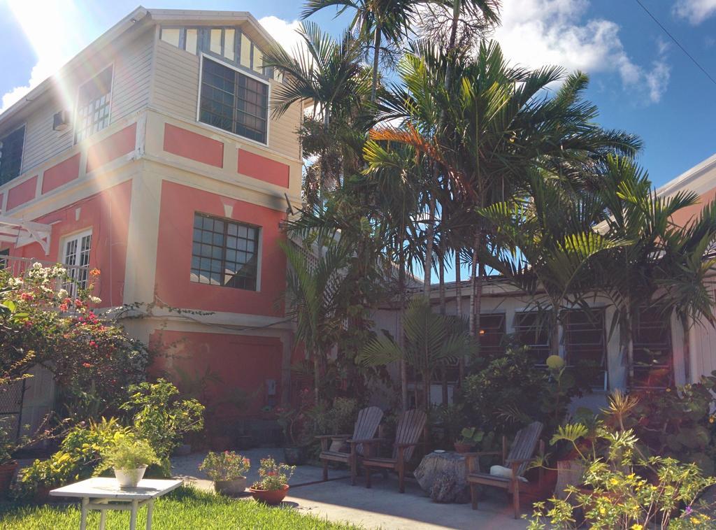 Orange Hill Beach Inn Nassau Exterior photo