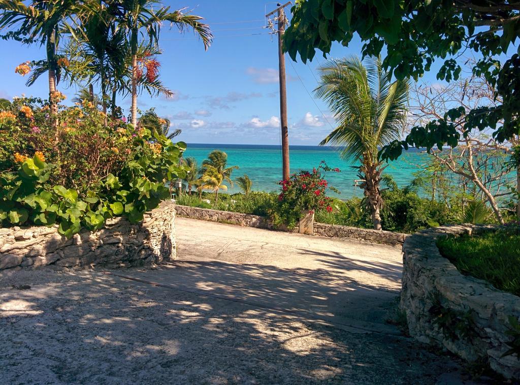 Orange Hill Beach Inn Nassau Exterior photo