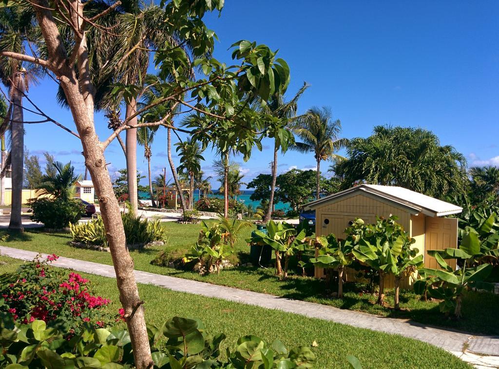 Orange Hill Beach Inn Nassau Exterior photo