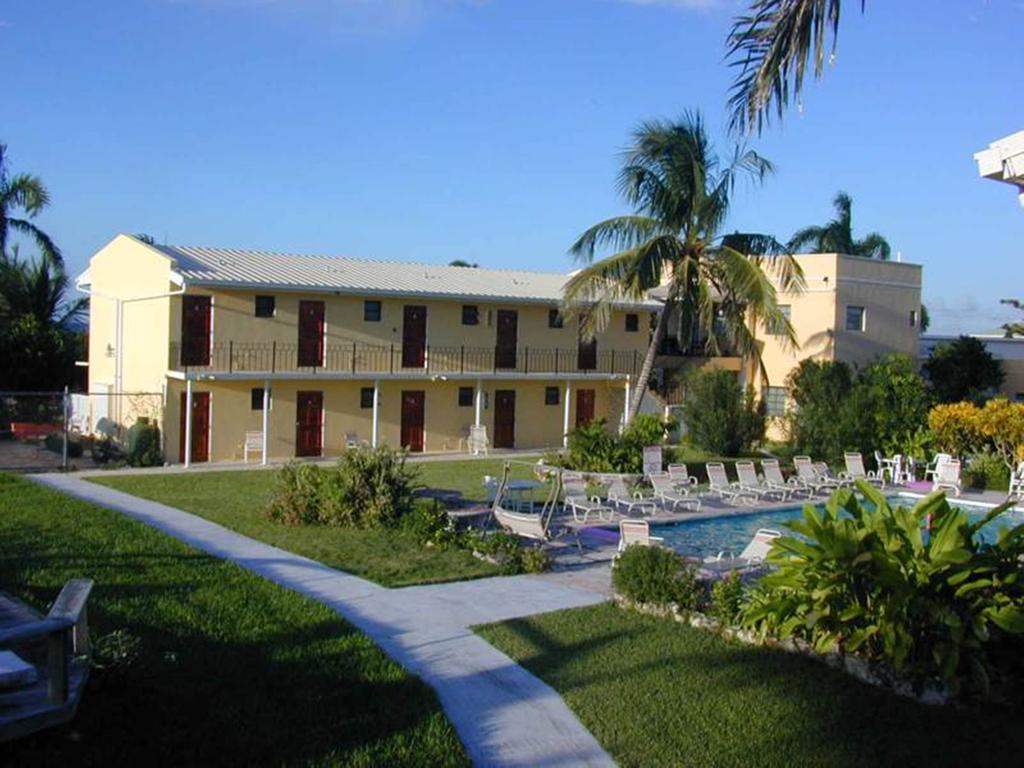 Orange Hill Beach Inn Nassau Exterior photo